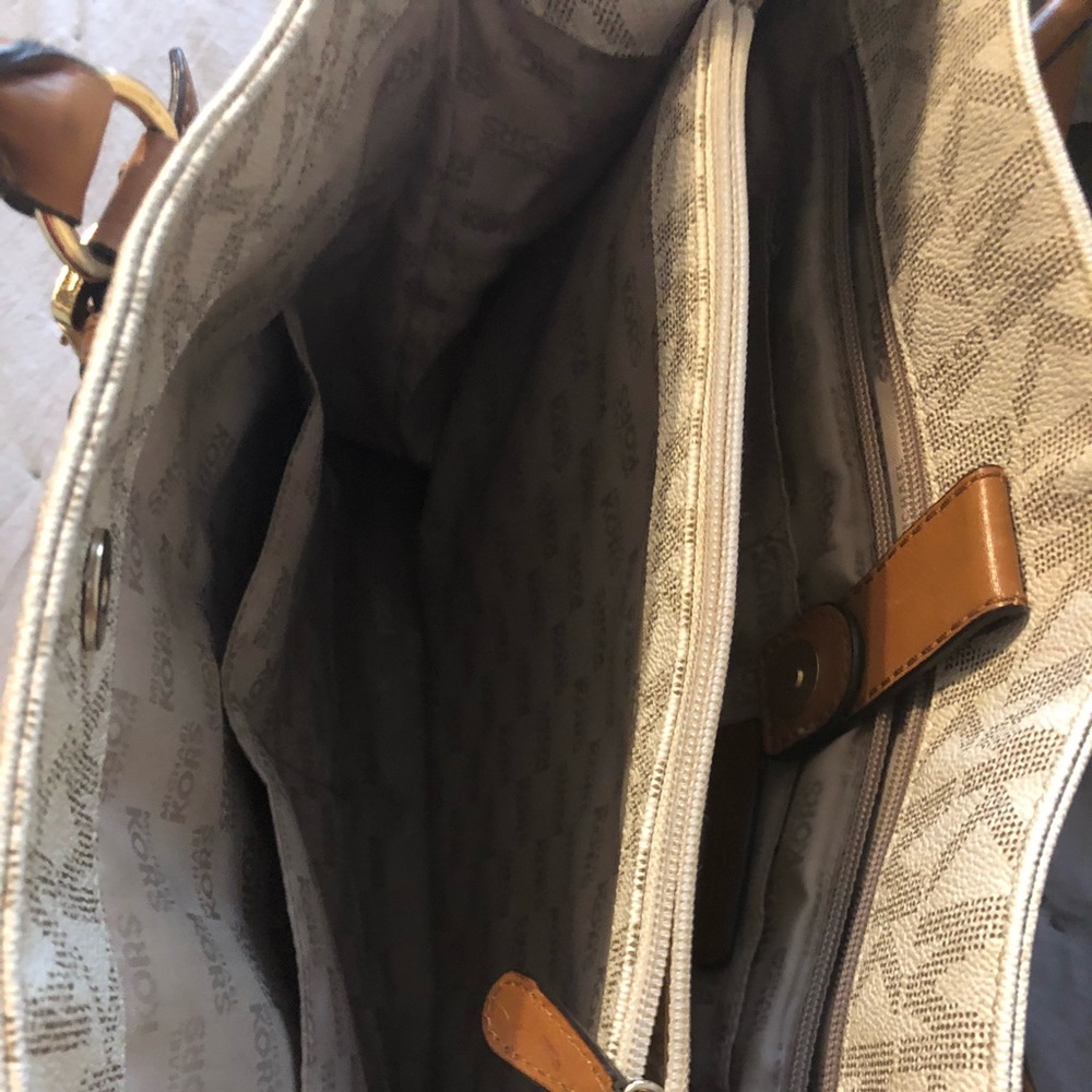 Michael Kors Handbag - Picture 5 of 5